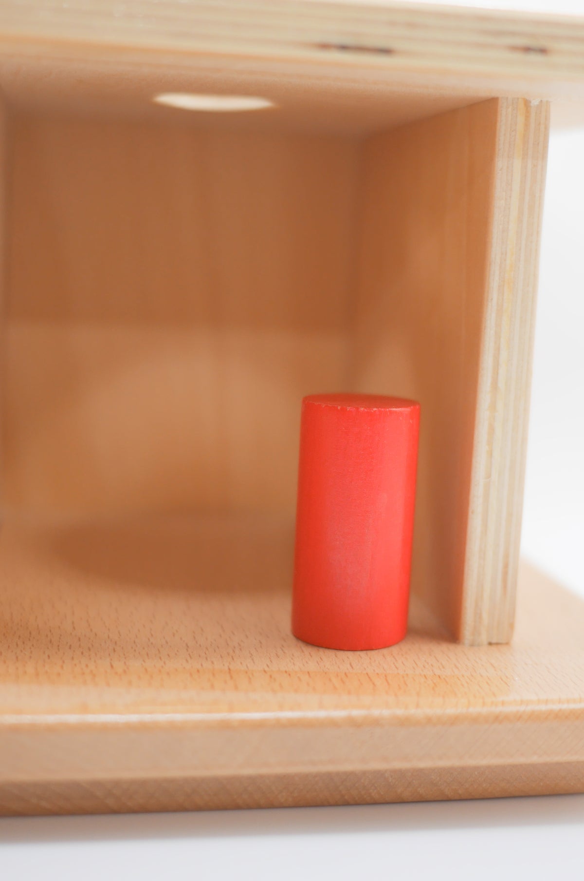 Boîte "imbucare" à forme "petit cylindre rouge"