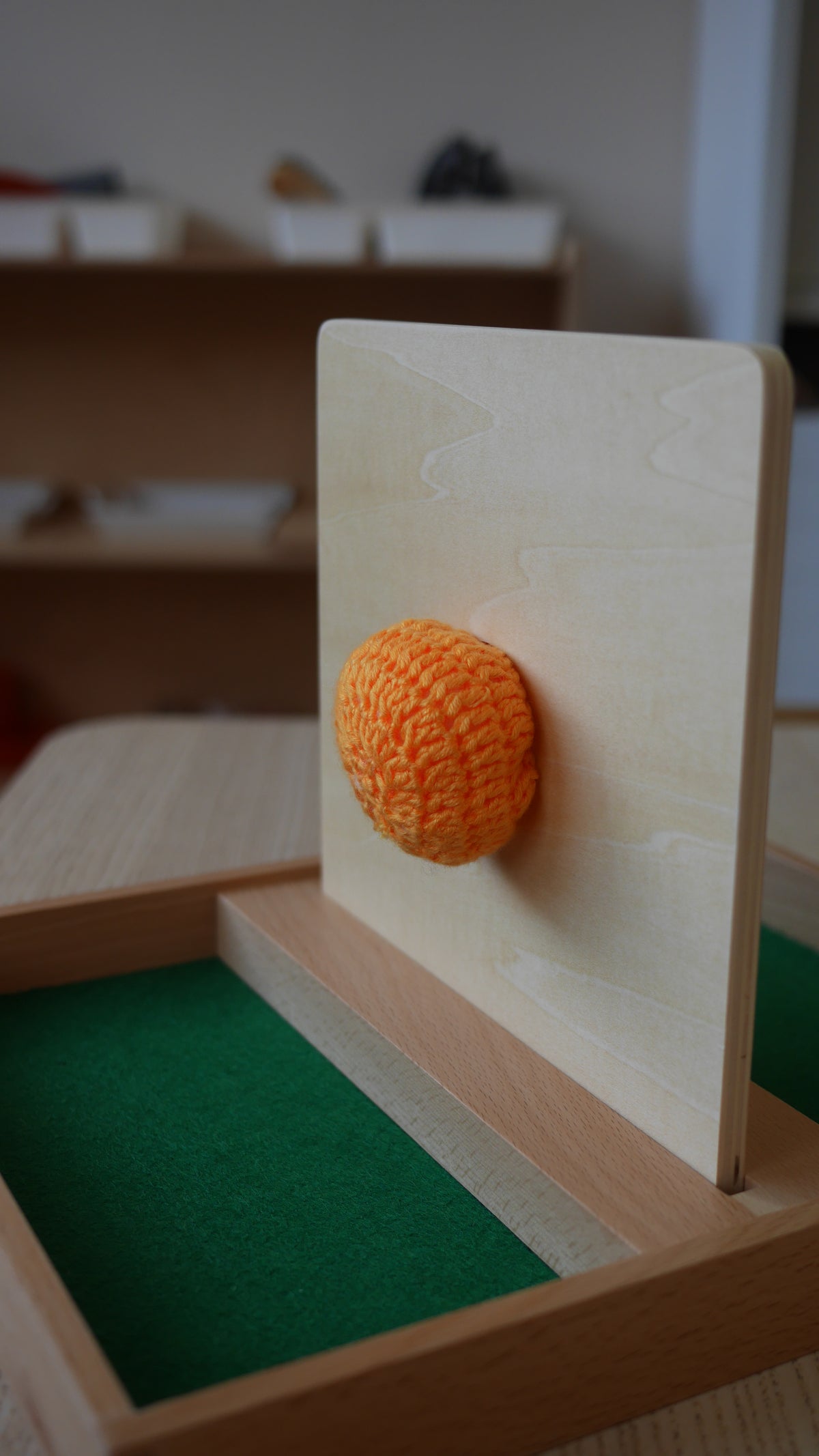 Plateau de passage avec la balle tricot