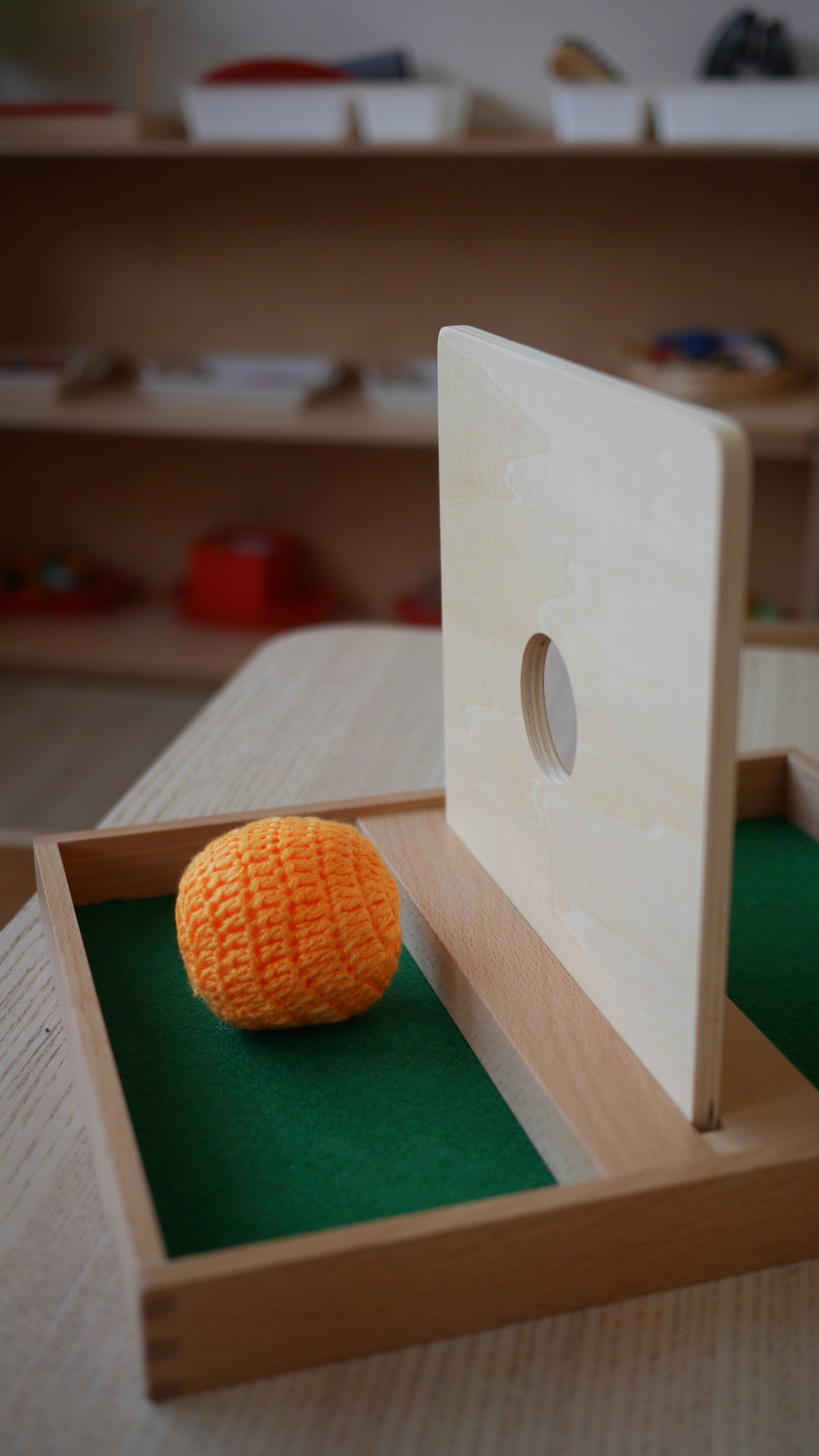 Plateau de passage avec la balle tricot